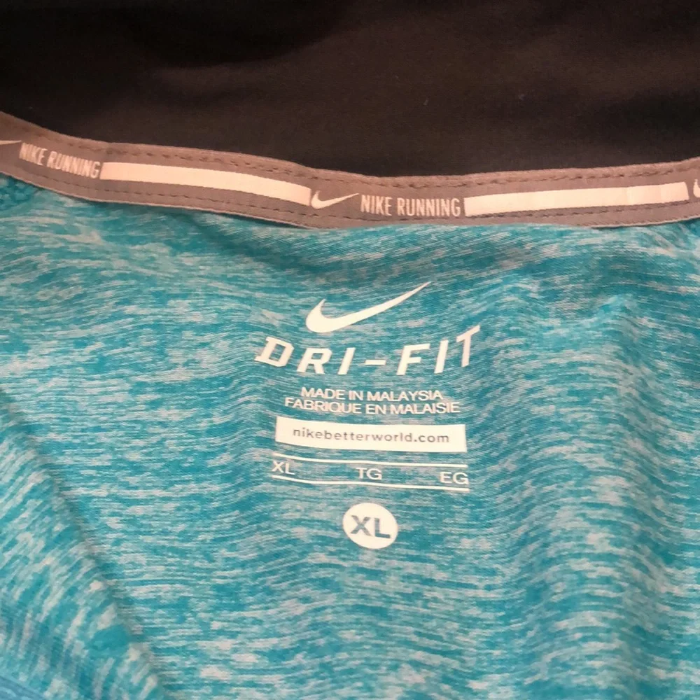 Nike Quarter Zip - Picture 4 of 5